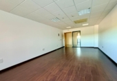 58m² office for sale in Seville, Calle Hierro photo