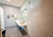 58m² office for sale in Seville, Calle Hierro photo