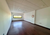 58m² bureau pour vente à Séville, Calle Platino photo