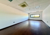 58m² bureau pour vente à Séville, Calle Platino photo