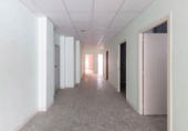 Local comercial en venta con 305m² en Tarrasa, Carrer de Faraday foto
