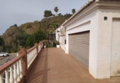 Local comercial en alquiler con 100m² en Torrox, en la zona de Torrox-Costa, Plaza Agustín González foto