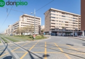 147m² commercial premises for sale in Granada, in the area of Campus, Calle Santa Adela photo