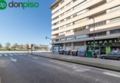 147m² commercial premises for sale in Granada, in the area of Campus, Calle Santa Adela photo