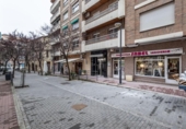 Local comercial en venta con 44m² en Granada, en la zona de Pajaritos, Calle Platería foto