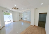 Local comercial
en venda
amb 120m² a Alzira, Calle de la Virgen de Lluch foto
