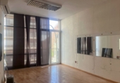 Oficina en alquiler con 140m² en Sevilla, en la zona de Alfalfa foto