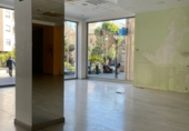 Local comercial en alquiler con 480m² en Jaén foto
