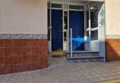 Local comercial en alquiler con 76m² en Mengíbar foto