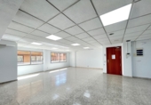 122m² bureau pour location à Alicante photo