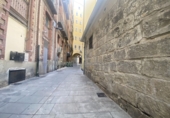 Local comercial en venta con 613m² en Pamplona, en la zona de Casco Antiguo foto