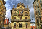 Local comercial en venta con 613m² en Pamplona, en la zona de Casco Antiguo foto