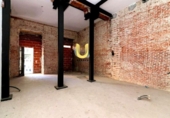 71m² commercial premises for sale in Madrid, Camino de los Molino photo