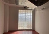 Nave Industrial en venta con 201m² en Madrid, en la zona de Palomeras Sureste, avenida de la democracia, 28031 foto