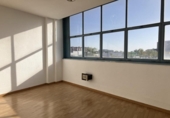 Nave Industrial en venta con 201m² en Madrid, en la zona de Palomeras Sureste, avenida de la democracia, 28031 foto