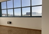 Nave Industrial en venta con 201m² en Madrid, en la zona de Palomeras Sureste, avenida de la democracia, 28031 foto