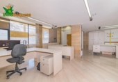 Oficinas en venta con 186m² en Granada, en la zona de Barrio de los Periodistas, Avenida de Andalucía foto