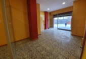 Local comercial en venta con 97m² en Sabadell, Carrer de Budapest foto