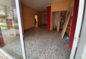 Local comercial en venta con 97m² en Sabadell, Carrer de Budapest foto