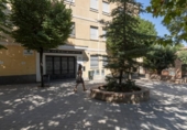 Local comercial en venta con 45m² en Granada, en la zona de Ciudad Jardín, Calle Licenciado Vidriera foto