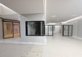 17m² office for sale in Valencia, in the area of Mestalla, Plaza Luis Casanova photo