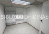 185m² locaux commerciaux industriel pour location à Barcelone, dans le quartier de la Vila Olímpica, Carrer de Zamora photo