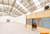 400m² entrepôt industriel pour location à Valdecilla photo
