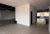 Oficina en alquiler con 270m² en San Roque foto