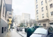 145m² commercial premises for sale in Pamplona, in the area of Citadel, Avenida de la Baja Navarra photo