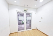 145m² commercial premises for sale in Pamplona, in the area of Citadel, Avenida de la Baja Navarra photo