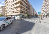 Local comercial en venta con 196m² en Granada, en la zona de Barrio de San Antón, Calle Granados foto