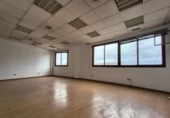 Oficina
en venda
amb 211m² a Madrid, a la zona de Los Ángeles, Calle de la Pícara Molinera foto
