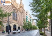 Local comercial en venta con 377m² en Granada, en la zona de Sagrario, Plaza Nueva foto