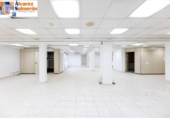 Local comercial en venta con 377m² en Granada, en la zona de Sagrario, Plaza Nueva foto