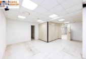 Local comercial en venta con 377m² en Granada, en la zona de Sagrario, Plaza Nueva foto