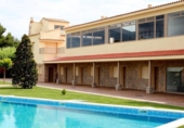 Hotel en venta con 1815m² en Benissanet, Carrer Sant Vicent foto