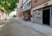 Local comercial en venta con 43m² en Madrid, en la zona de El Pilar, Avenida de Betanzos foto