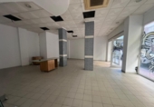 Local comercial en venta con 100m² en Torrevieja, Plaza María Asunción foto