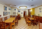 Bar
en lloguer, traspàs
amb 120m² a Sevilla, a la zona de Triana Est foto