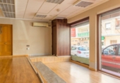 Local comercial en venta con 100m² en Torrevieja, Calle Orihuela foto