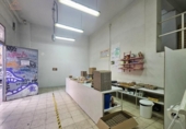 Local comercial en venta con 79m² en Madrid, en la zona de Opañel, Avenida de Oporto foto