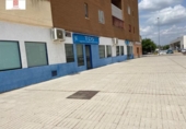 Local comercial en venta con 257m² en Badajoz, en la zona de San Roque, Avenida Antonio Masa Campos foto