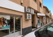 Local comercial en venta con 170m² en El Ejido, Calle Segovia foto