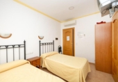 317m² hôtel pour vente à Alamedilla, Calle Cerrillo photo
