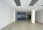 835m² commercial premises for sale in Coria del Río, avenida primero de mayo, 41100 photo