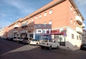 835m² commercial premises for sale in Coria del Río, avenida primero de mayo, 41100 photo