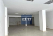835m² commercial premises for sale in Coria del Río, avenida primero de mayo, 41100 photo