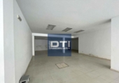 835m² commercial premises for sale in Coria del Río, avenida primero de mayo, 41100 photo