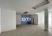 835m² commercial premises for sale in Coria del Río, avenida primero de mayo, 41100 photo