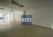 835m² commercial premises for sale in Coria del Río, avenida primero de mayo, 41100 photo